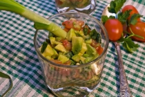 Salata de avocado si rosii (Avocado and tomatoes salad)