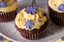 Cupcakes cu lavanda si frosting de lamaie (Lavender cupcakes with lemon frosting)
