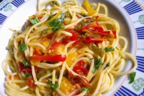 Spaghetti cu ardei/Spaghetti ai peperoni