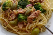 Spaghete cu ton si broccoli