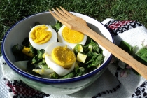 Salată de leurdă, cu ouă