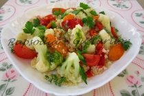 Salata calda cu quinoa si legume - 100% post