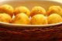 Bulete de caşcaval cu cartofi
