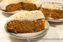 TORT YUMMY CU MORCOVI – CARROT CAKE