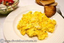 SCRAMBLED EGGS – PAPARA – JUMARI DE OU