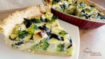 Broccoli quiche with olives and cheese / Quiche cu broccoli si masline