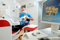 Ce stim despre implanturile dentare