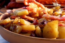 Bratkartoffeln - cartofi taranesti cu ceapa si sunca