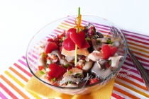 Salata din ciuperci marinate cu somon