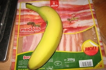 Rulouri de banane cu sunca bacon
